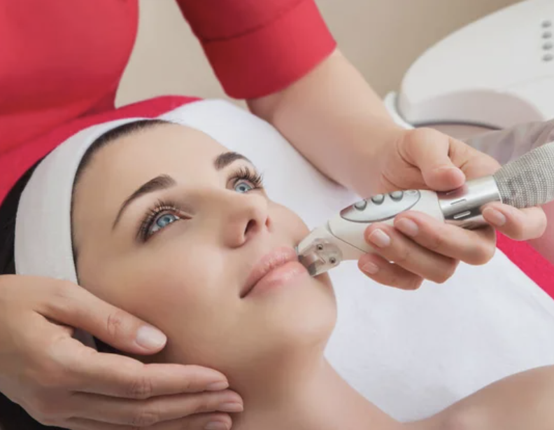 Advanced beauty therapy treatment being performed on a client — Advanced Beauty Therapy Diploma L4