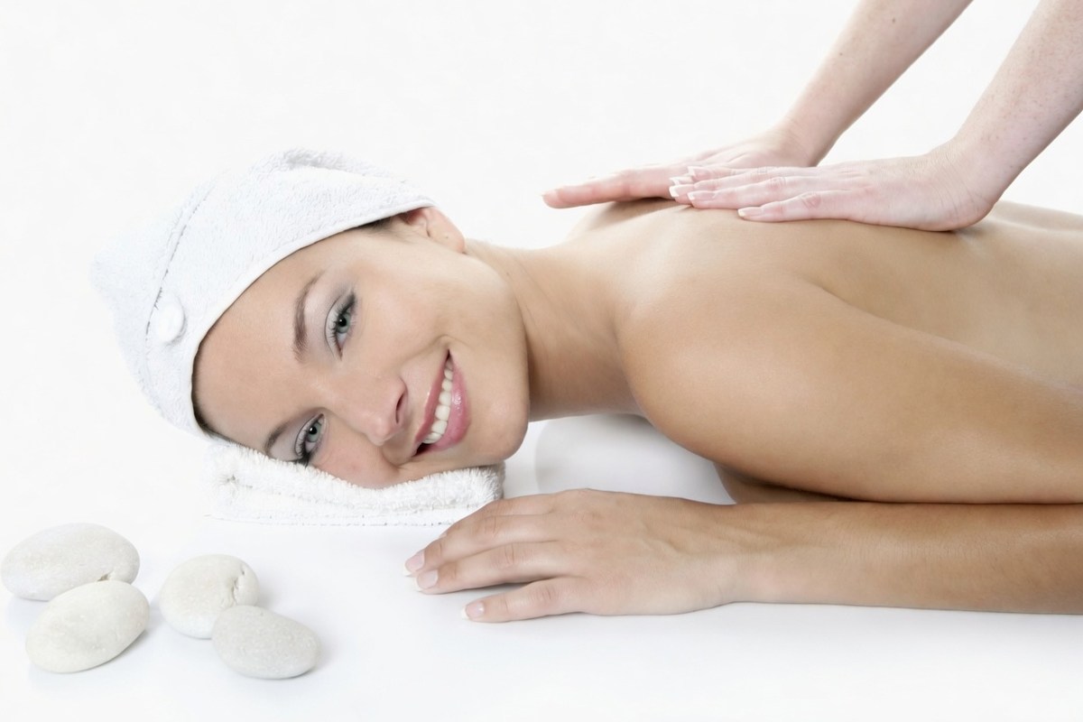 Massage therapist treating a client — Massage Therapy Diploma L3